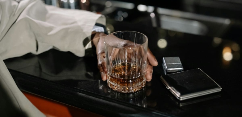 Os Melhores Copos para Servir Whisky em Casa: 5 Copos Essenciais